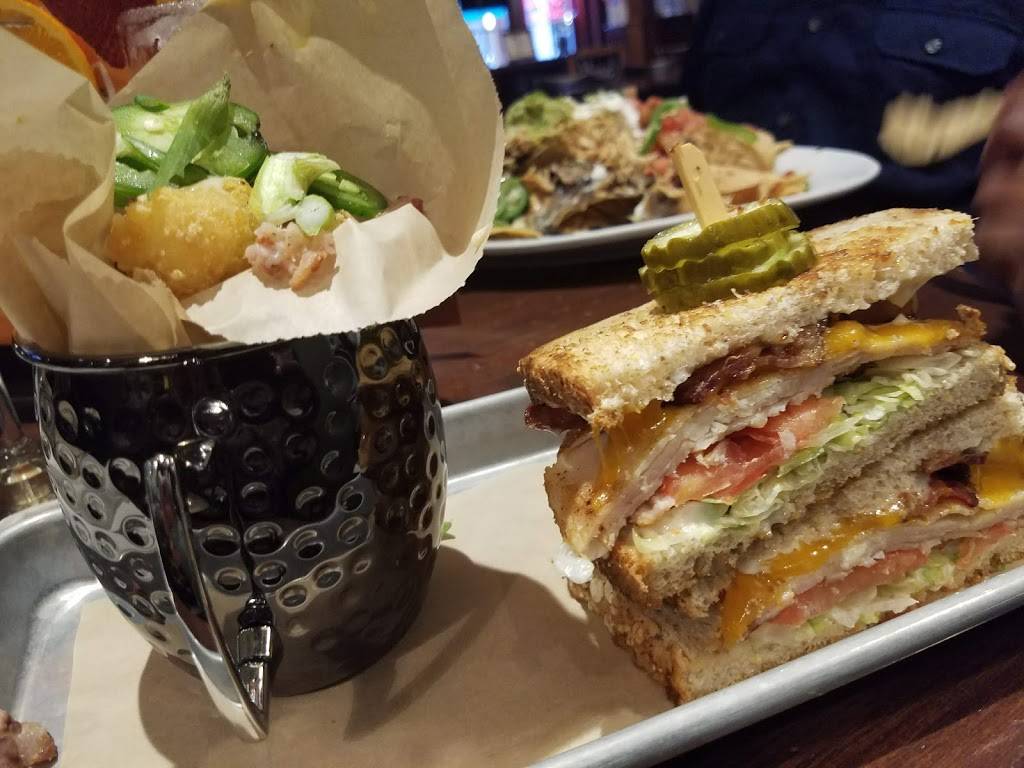 Bar Louie - Legacy Village | night club | 24337 Cedar Rd, Lyndhurst, OH 44124, USA | 2163251120 OR +1 216-325-1120
