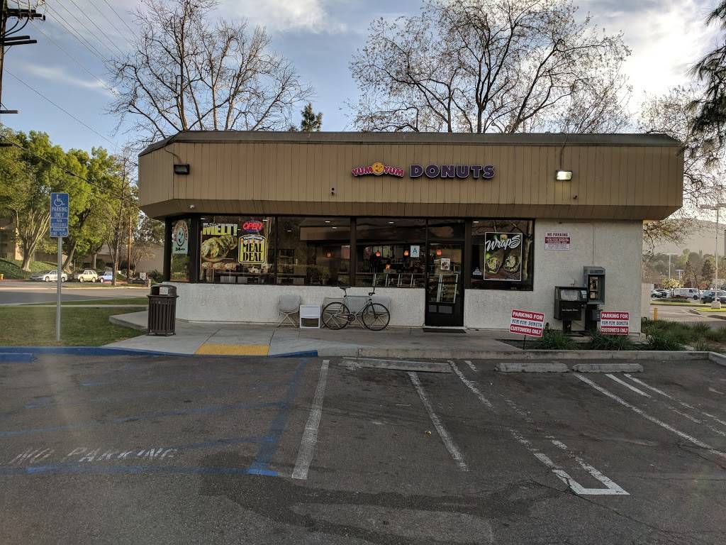 Yum Yum Donuts | cafe | 5833 N Kanan Rd, Agoura Hills, CA 91301, USA | 8187061402 OR +1 818-706-1402