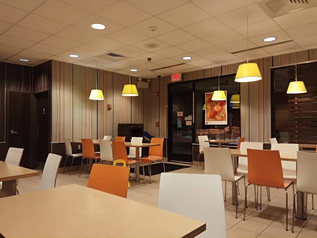 McDonalds | cafe | 39 Nashua Rd, Londonderry, NH 03053, USA | 6034343570 OR +1 603-434-3570