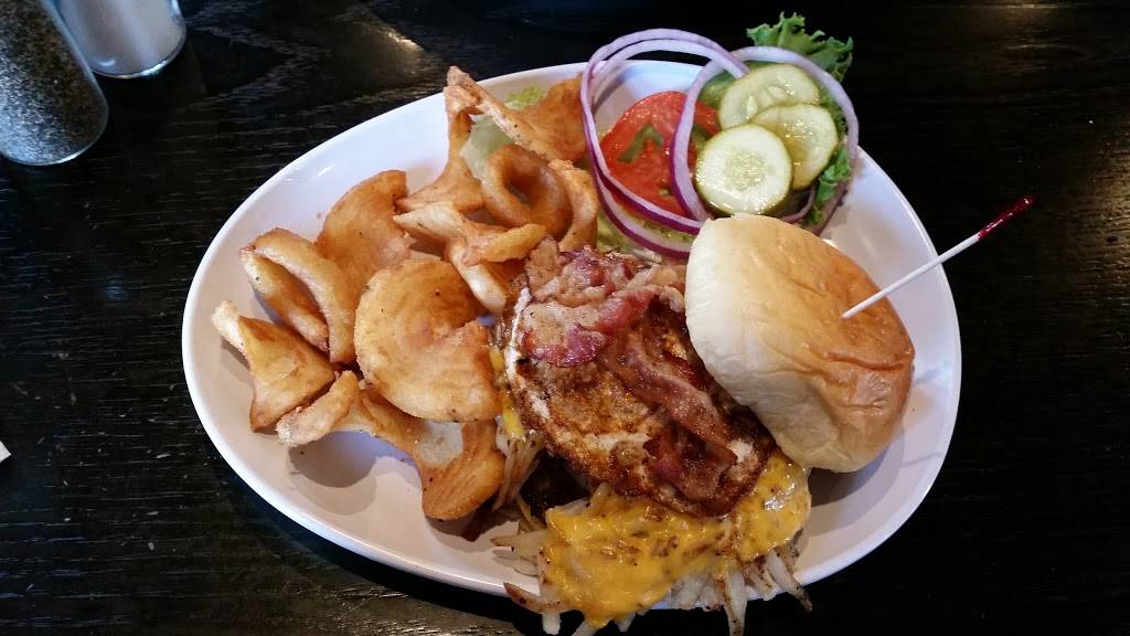 Barrel House | restaurant | 5141 Utica Ridge Rd, Davenport, IA 52807, USA | 5638881975 OR +1 563-888-1975