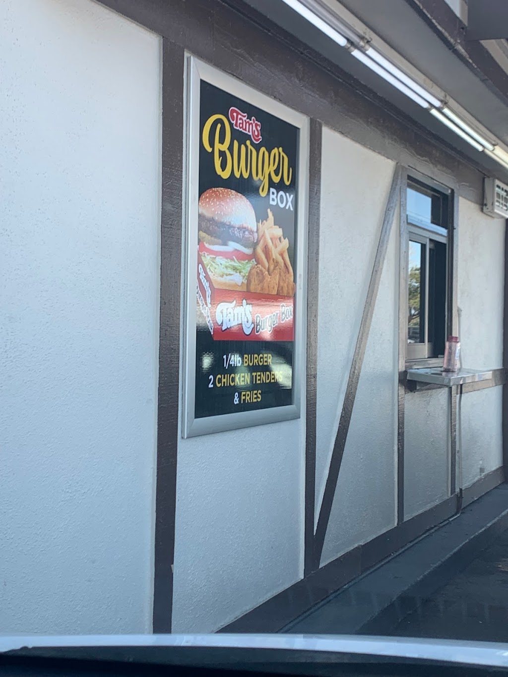 Tams Burgers | restaurant | 4680 Galena St, Riverside, CA 92509, USA | 9516814407 OR +1 951-681-4407