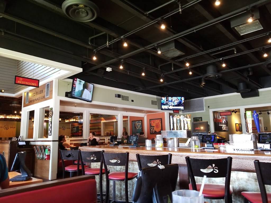 Chilis Grill & Bar | meal takeaway | 305 I-35, Gainesville, TX 76240, USA | 9406686169 OR +1 940-668-6169