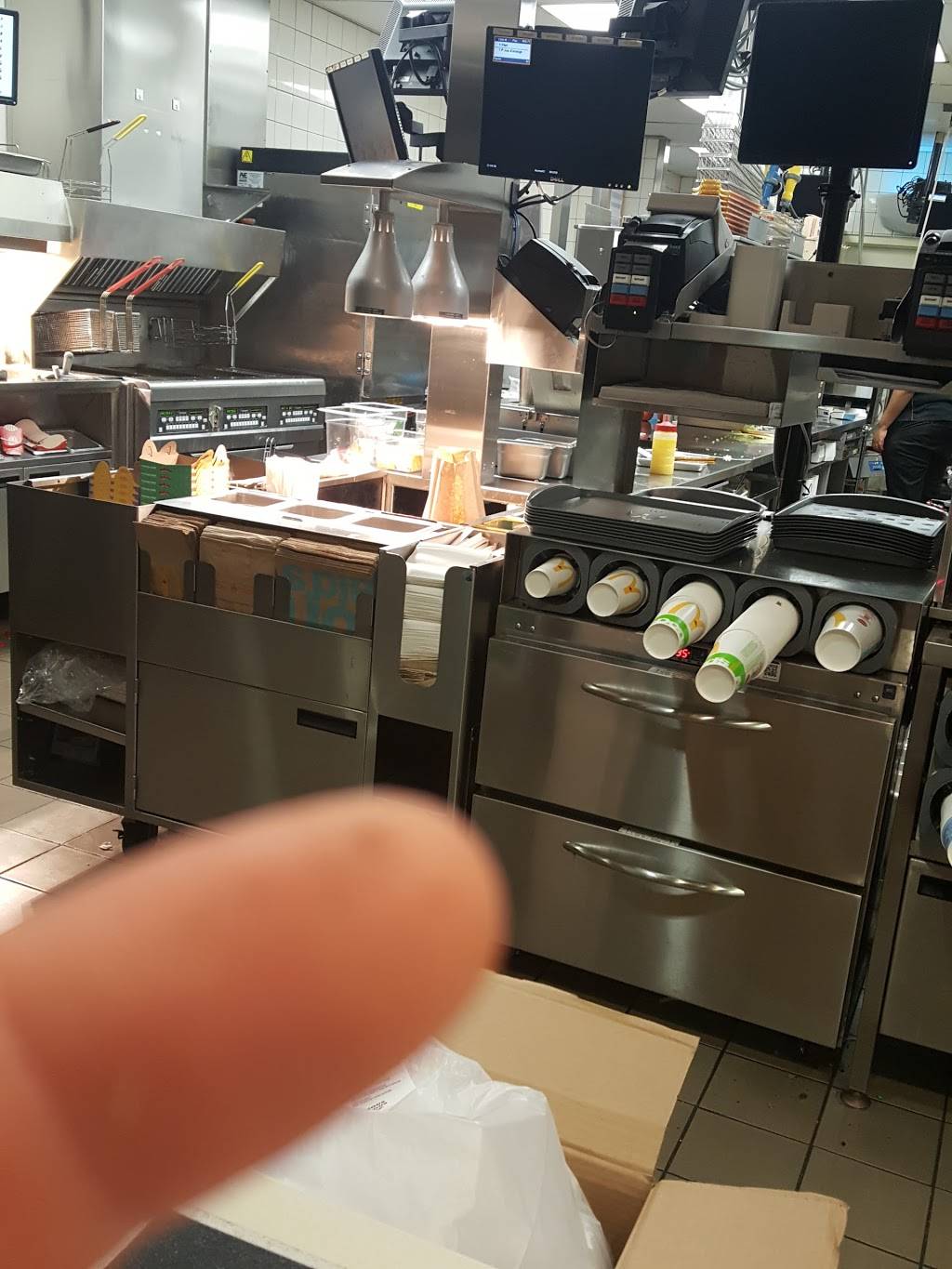 McDonalds | cafe | 5531 Boulevard Laurier, Terrebonne, QC J7M 1T7, Canada | 4509683322 OR +1 450-968-3322