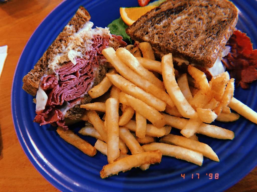 Southwind Pizza | restaurant | 44 Church St, Mathews, VA 23109, USA | 8047252766 OR +1 804-725-2766