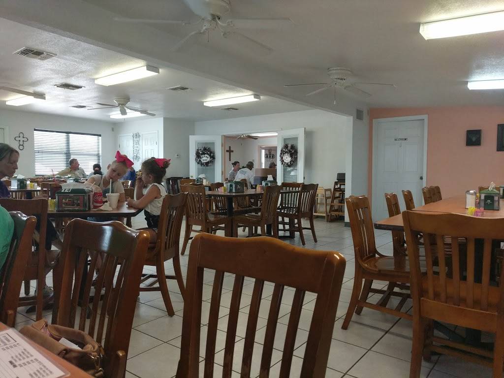 Sylvias Mexican Restaurant | restaurant | 617 TX-123, Stockdale, TX 78160, USA | 8309963233 OR +1 830-996-3233