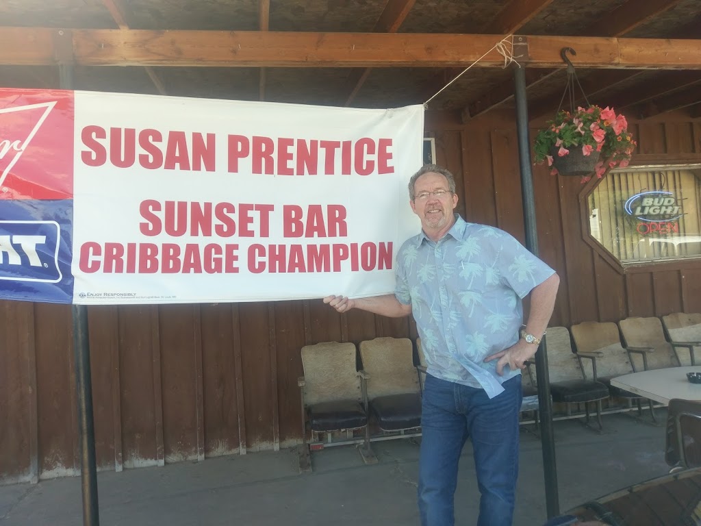 Sunset Bar & Grill | restaurant | 145 Wessington St S, Wessington, SD 57381, USA | 6054582289 OR +1 605-458-2289