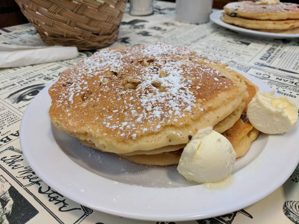 Little House of Pancakes | bakery | 807 East Pkwy, Gatlinburg, TN 37738, USA | 8654368784 OR +1 865-436-8784