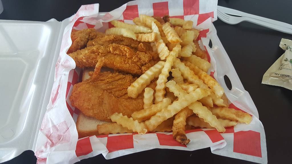 Helens Hot Chicken | restaurant | 886 Kraft St, Clarksville, TN 37040, USA | 9314948240 OR +1 931-494-8240