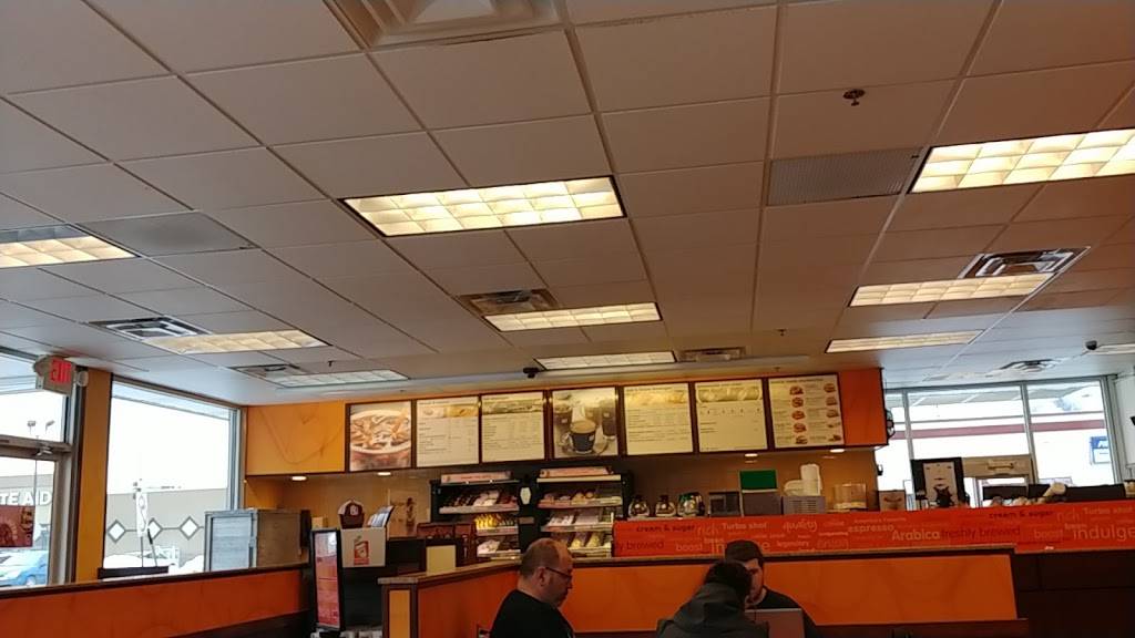 Dunkin | bakery | 154 Congress St, Rumford, ME 04276, USA | 2073642128 OR +1 207-364-2128
