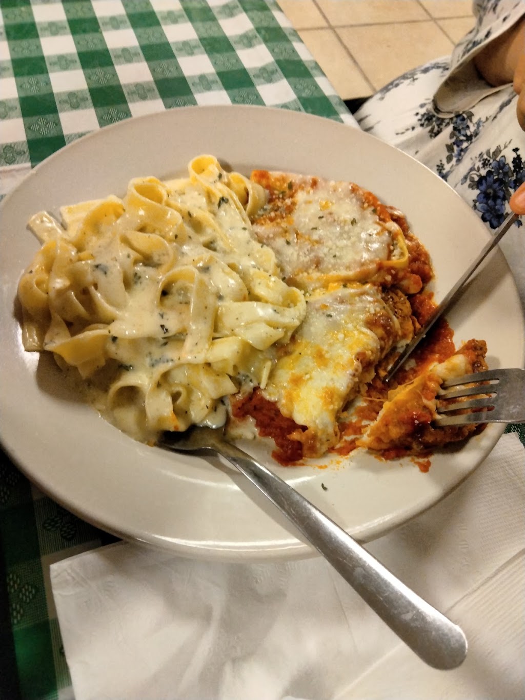 Arti’s Italian Restaurant | restaurant | 214 S Oak St, Pecos, TX 79772, USA | 4324459945 OR +1 432-445-9945