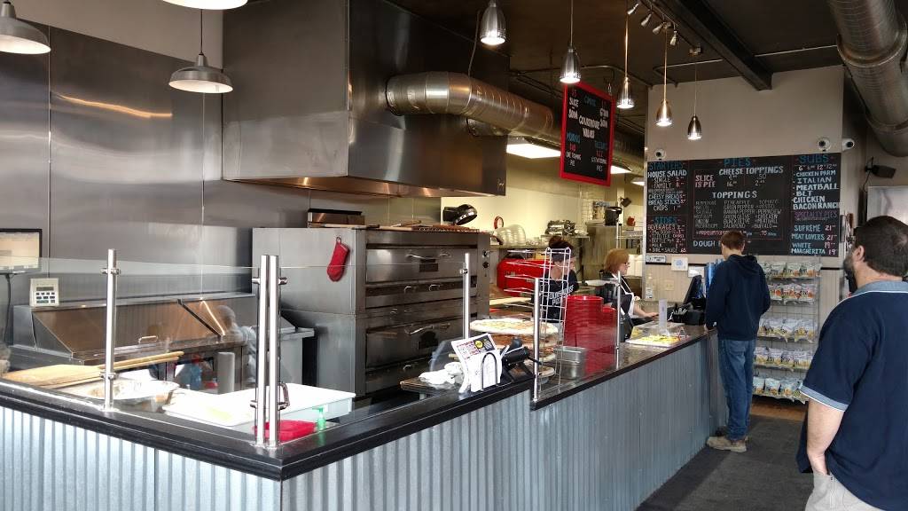 Courthouse Pizzeria | meal delivery | 2 Public Square, Medina, OH 44256, USA | 3309521743 OR +1 330-952-1743