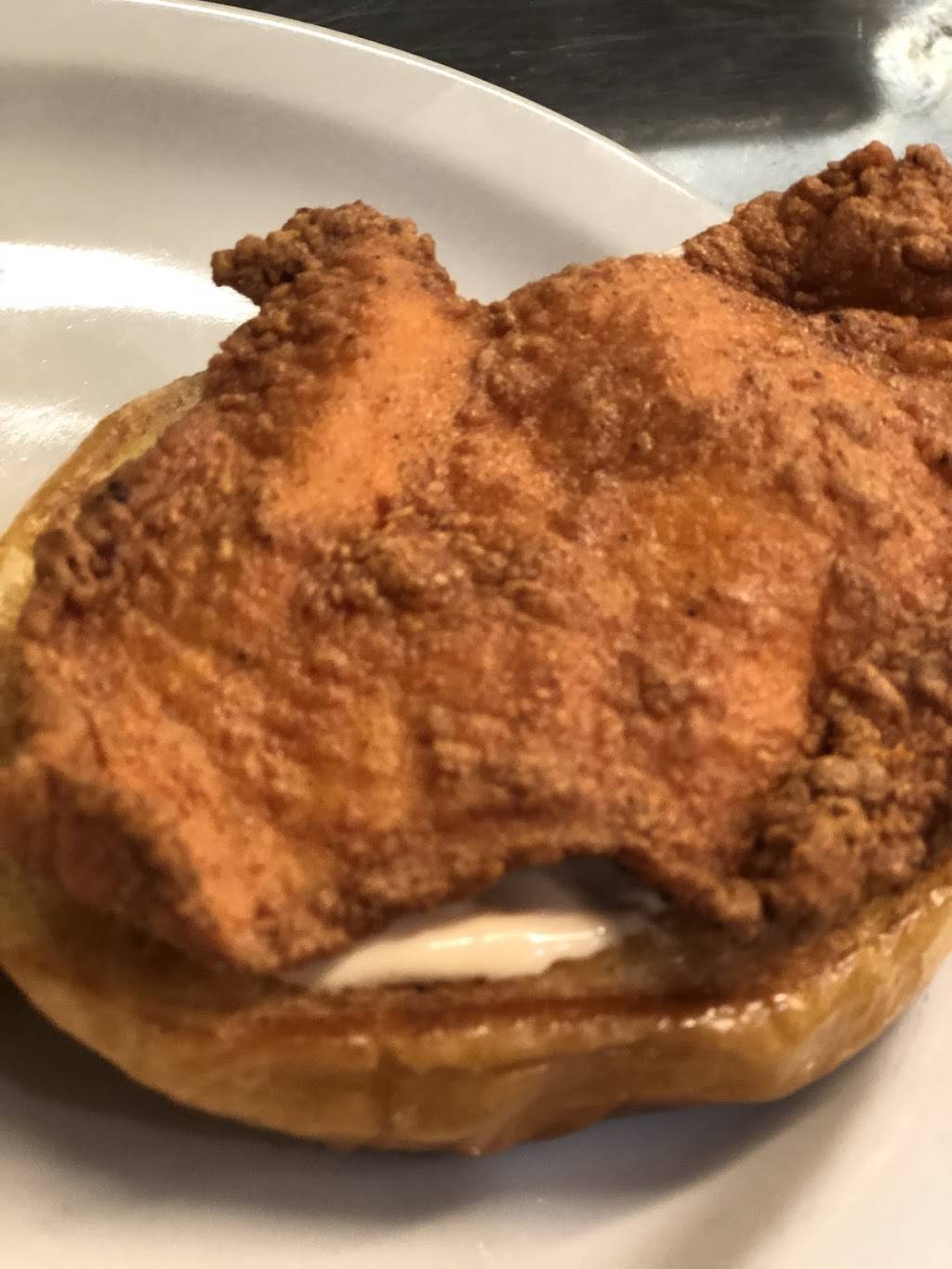 On Main Southern Eatery & Venue | restaurant | 139 S Main St, Warrenton, NC 27589, USA | 2528790059 OR +1 252-879-0059