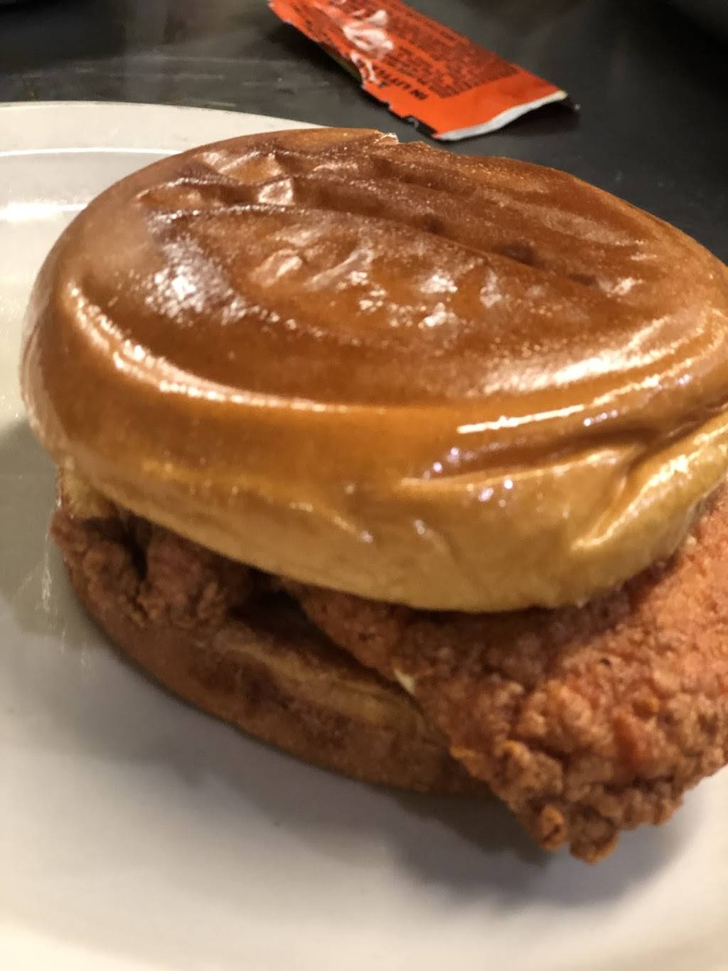 On Main Southern Eatery & Venue | restaurant | 139 S Main St, Warrenton, NC 27589, USA | 2528790059 OR +1 252-879-0059