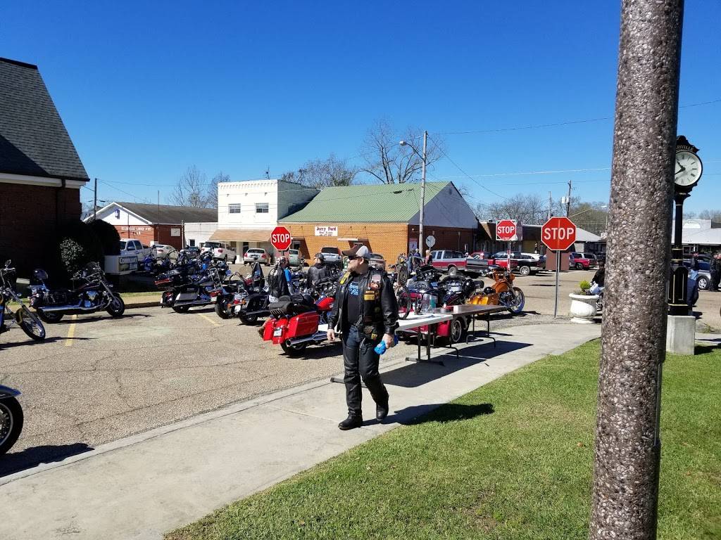 R & As French Quarter Grill | restaurant | 111 S Front St, Ellisville, MS 39437, USA | 6014772246 OR +1 601-477-2246