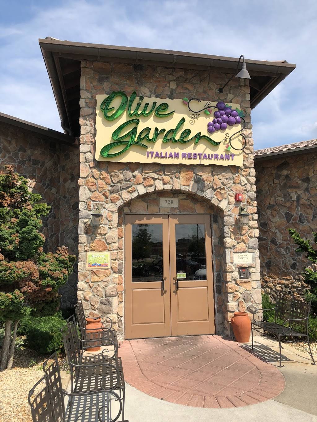 Olive Garden Italian Restaurant Meal Takeaway 728 Donald Lynch