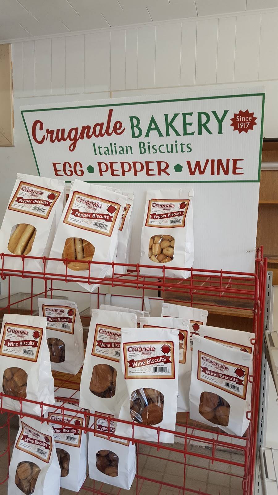 Crugnale Bakery | bakery | 237 Newman Ave, Rumford, RI 02916, USA | 4014353037 OR +1 401-435-3037