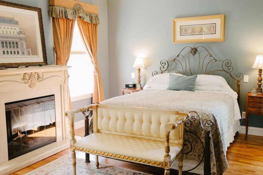 Amber House Bed & Breakfast | restaurant | 705 3rd St, Rocheport, MO 65279, USA | 5736982028 OR +1 573-698-2028