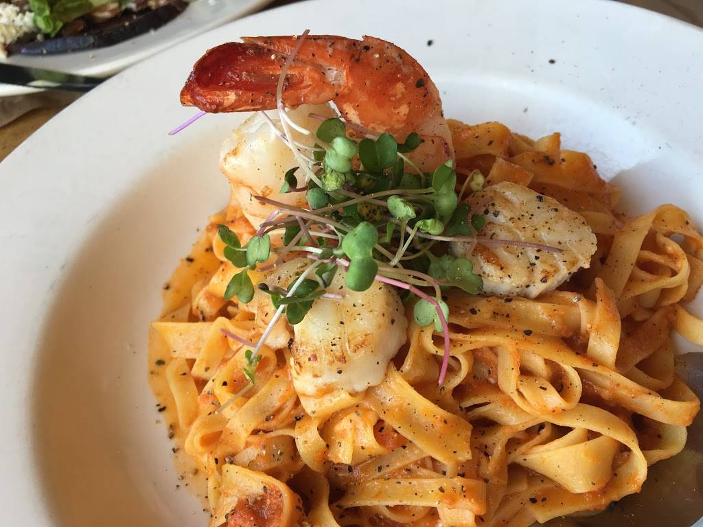 Pilsen Restaurant et Pub | restaurant | 55 Rue Main, North Hatley, QC J0B 2C0, Canada | 8198422971 OR +1 819-842-2971