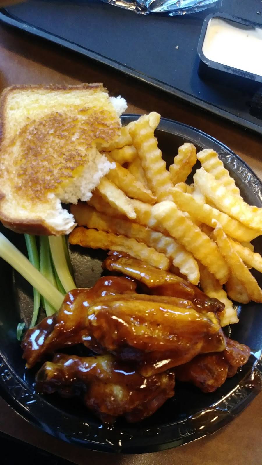 Zaxby's Chicken Fingers & Buffalo Wings Restaurant 8895 W Colonial