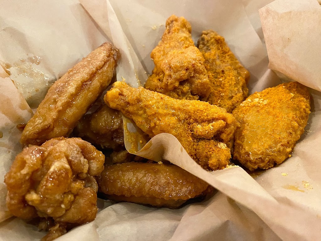 Fry N Wings | restaurant | 610 E Main St, St. Charles, IL 60174, USA | 6309453561 OR +1 630-945-3561