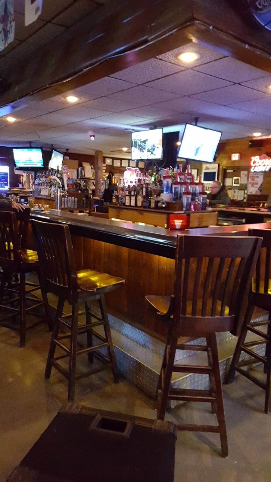 Moby Dicks Restaurant Lounge | restaurant | 351 West Ave, Sewaren, NJ 07077, USA | 7326347572 OR +1 732-634-7572