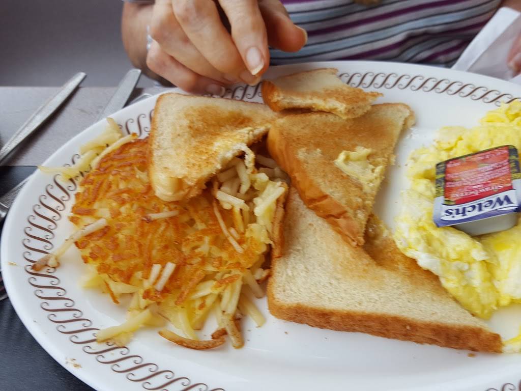 Waffle House | meal takeaway | 3303 Doctor M.L.K. Jr Blvd, New Bern, NC 28560, USA | 2526355220 OR +1 252-635-5220