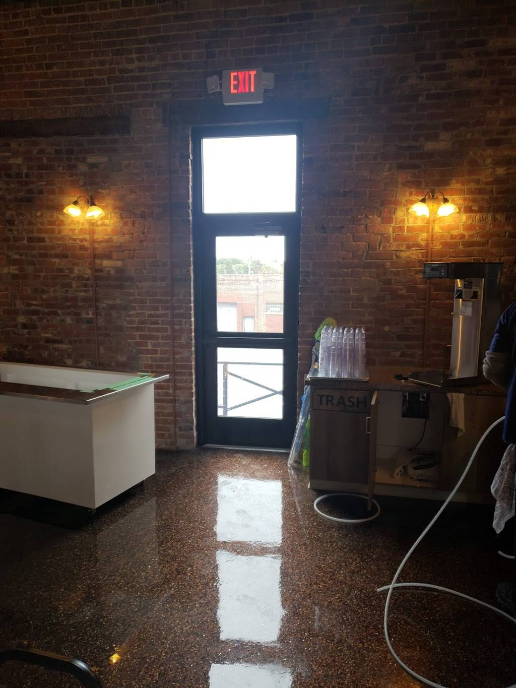 Tower Square Pizza | restaurant | 100-198 E Taylor St, Marion, IL 62959, USA | 6189977992 OR +1 618-997-7992