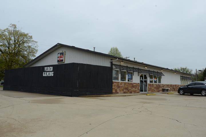 Typsy Tomato | meal takeaway | 430 W State St, Charleston, IL 61920, USA | 2173452802 OR +1 217-345-2802