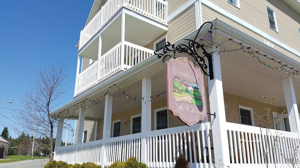 Auberge Mi-Chemin | restaurant | 32 Rue de Broughton Station, Saint-Pierre-de-Broughton, QC G0N 1T0, Canada | 4184272267 OR +1 418-427-2267