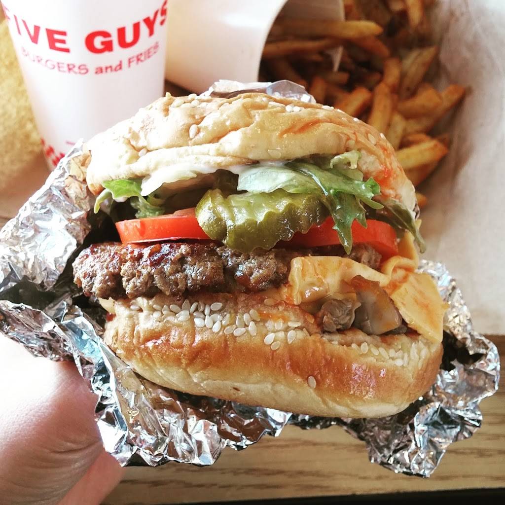 Five Guys | meal takeaway | 1021 Red Fox Rd, Shoreview, MN 55126, USA | 6517889908 OR +1 651-788-9908