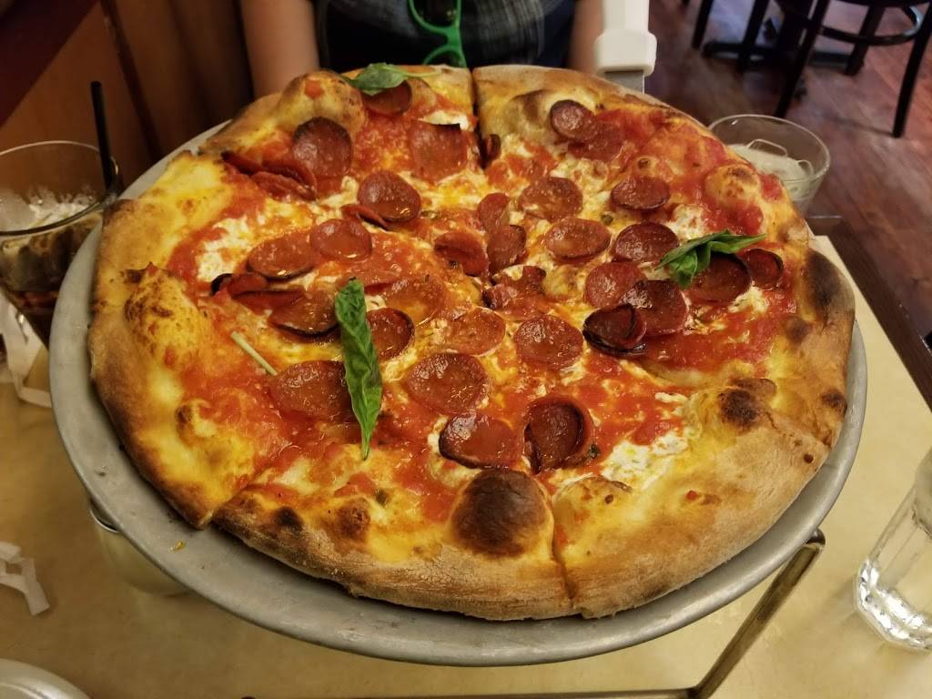 Angelos Coal Oven Pizzeria | restaurant | 117 W 57th St, New York, NY 10001, USA | 2123334333 OR +1 212-333-4333