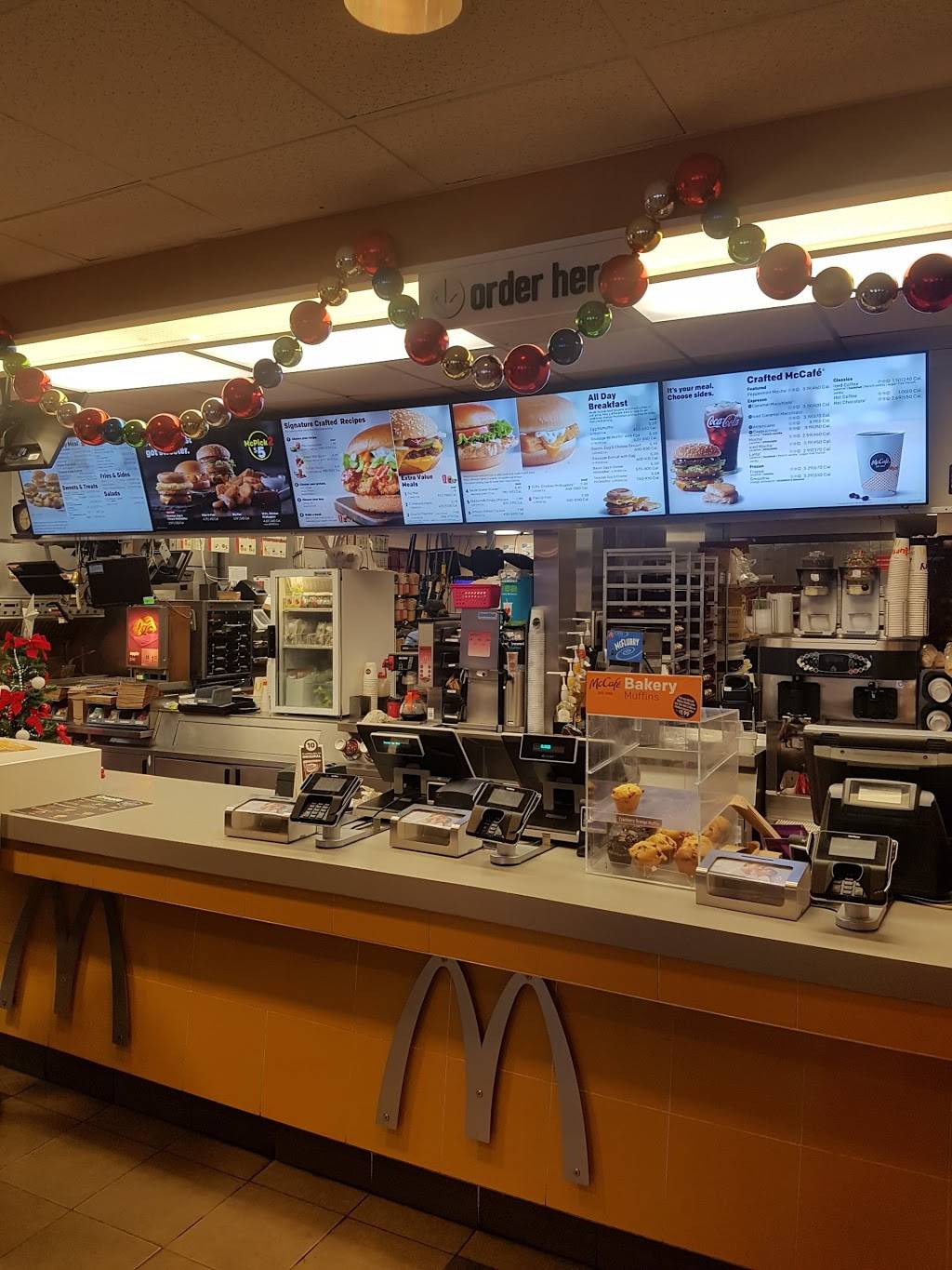McDonalds | cafe | 50 Broadway, Lawrence, MA 01840, USA | 9786854728 OR +1 978-685-4728