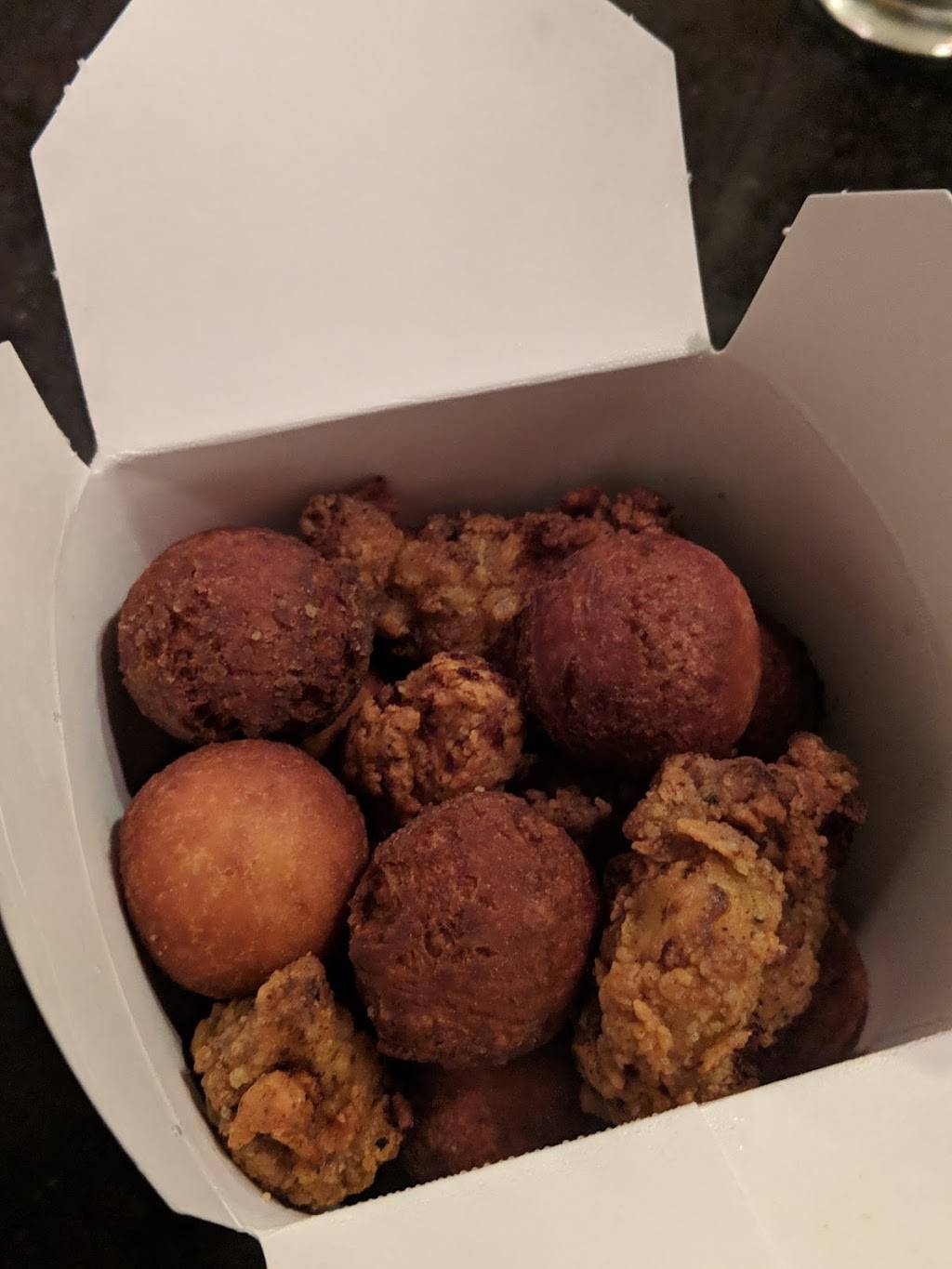 BAGOCK Fried Chicken & Doughnuts | meal takeaway | 173 Montrose Ave, Brooklyn, NY 11206, USA | 3475294596 OR +1 347-529-4596