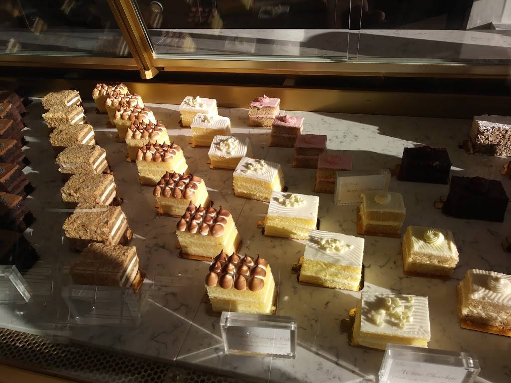 Voilà Pastry & Café | bakery | 5908 N Kings Hwy, Alexandria, VA 22303, USA | 7033291780 OR +1 703-329-1780