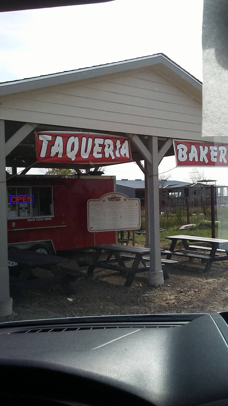 Hermanos Taqueria & Bakery | restaurant | 13838 Camino Real, Niederwald, TX 78640, USA | 5122135644 OR +1 512-213-5644
