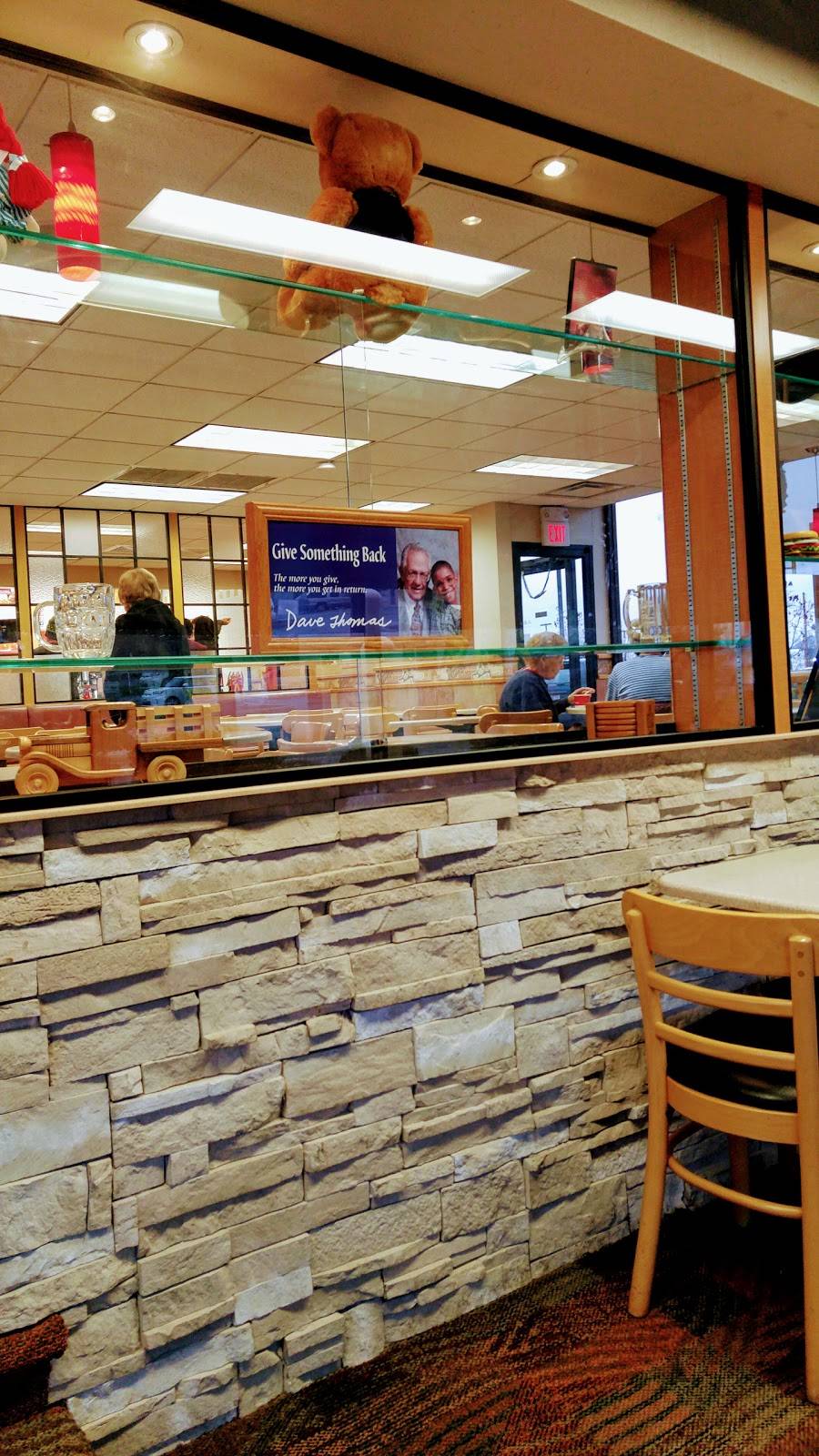 Wendys | restaurant | 3111 Maple Ave, Zanesville, OH 43701, USA | 7404528380 OR +1 740-452-8380