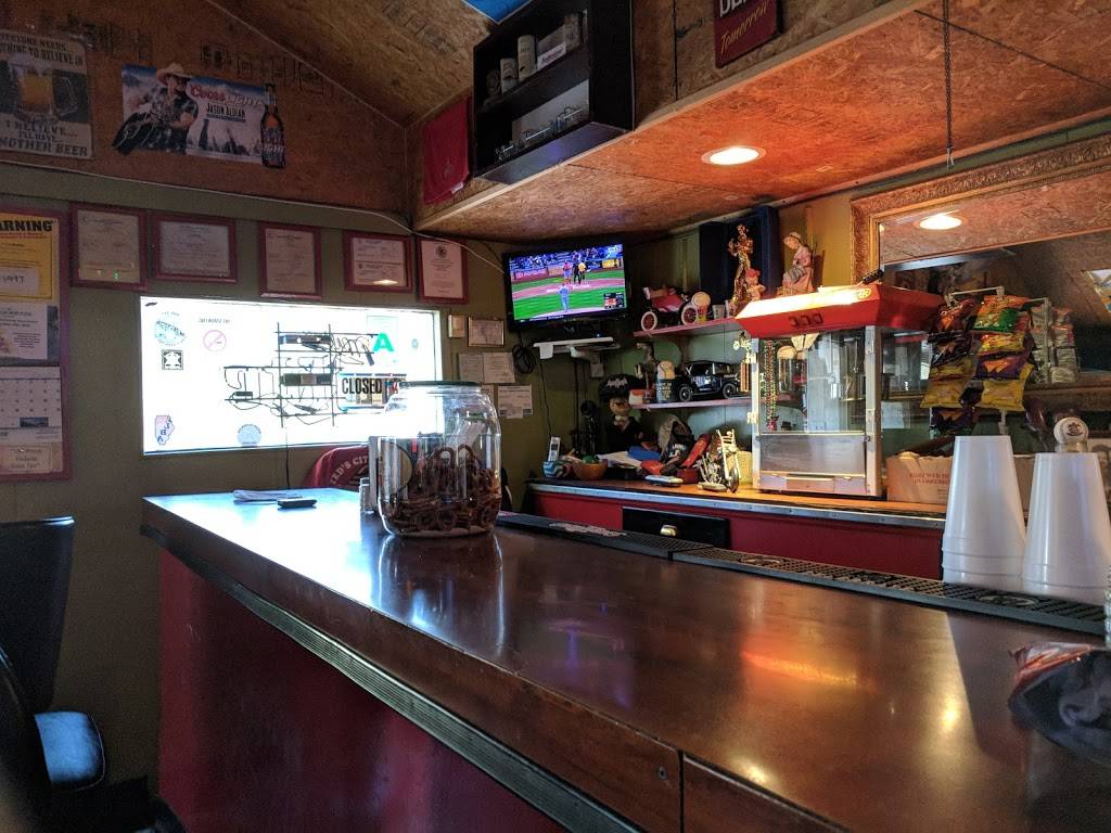 Butchs Bar & Grill | restaurant | 490 Jerome Ln, Cahokia, IL 62206, USA | 6183326834 OR +1 618-332-6834