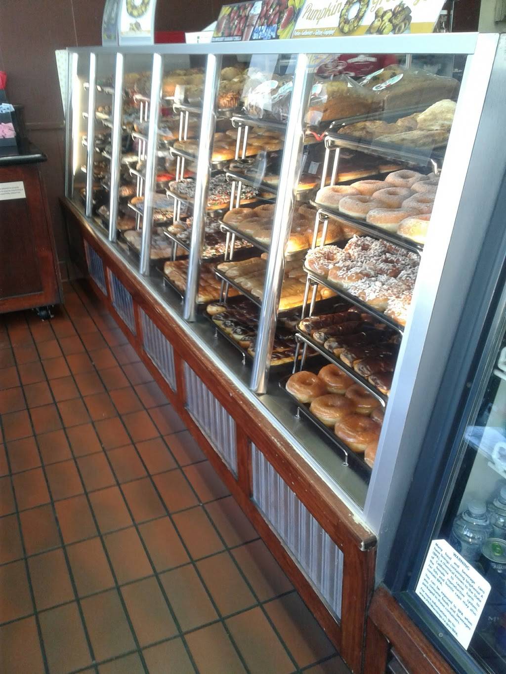 Yum Yum Donuts | bakery | 15900 Pioneer Blvd, Norwalk, CA 90650, USA | 5622291040 OR +1 562-229-1040