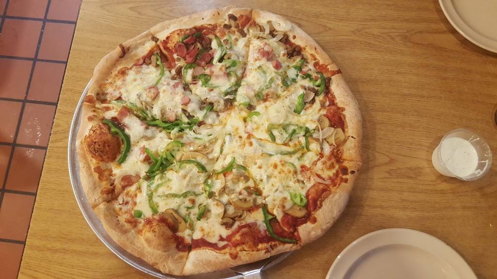 Pizza Corner | restaurant | 223 S Norwood St, Wallace, NC 28466, USA | 9105520045 OR +1 910-552-0045