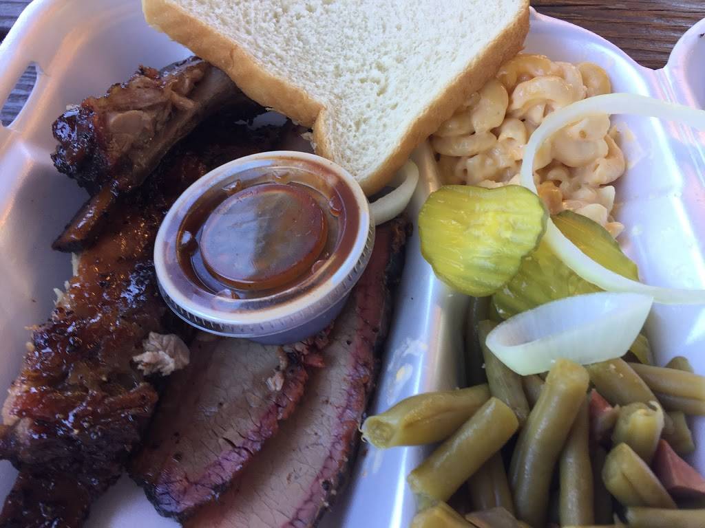 The ReaL Pit BBQ | restaurant | 14645 River Rd, Canyon Lake, TX 78133, USA | 8309642619 OR +1 830-964-2619