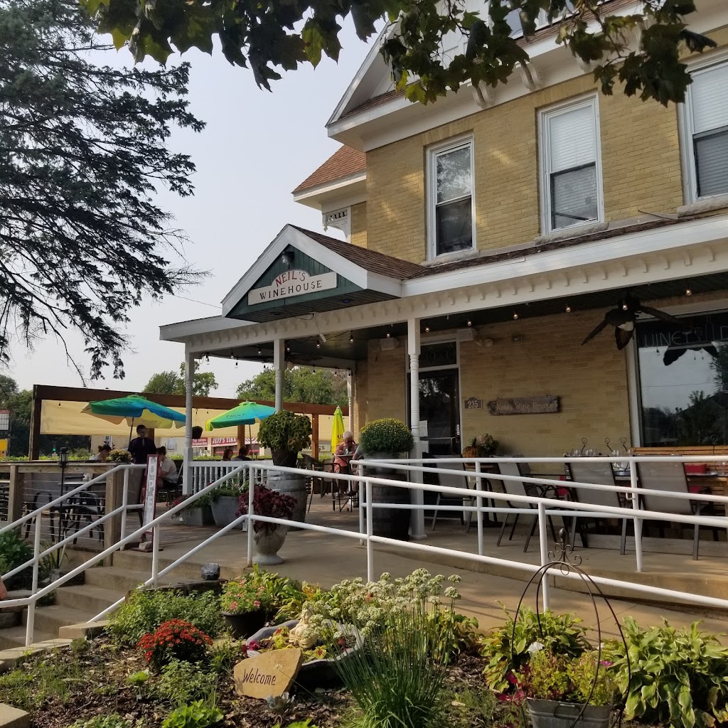 Neils Wine House | restaurant | 235 W Pleasant St, Portage, WI 53901, USA | 6086178463 OR +1 608-617-8463