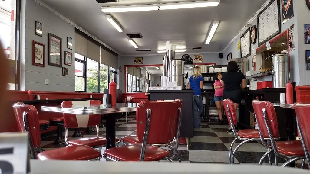 South 21 Family Restaurant | restaurant | 6116 Brookshire Blvd, Charlotte, NC 28216, USA | 7043991678 OR +1 704-399-1678