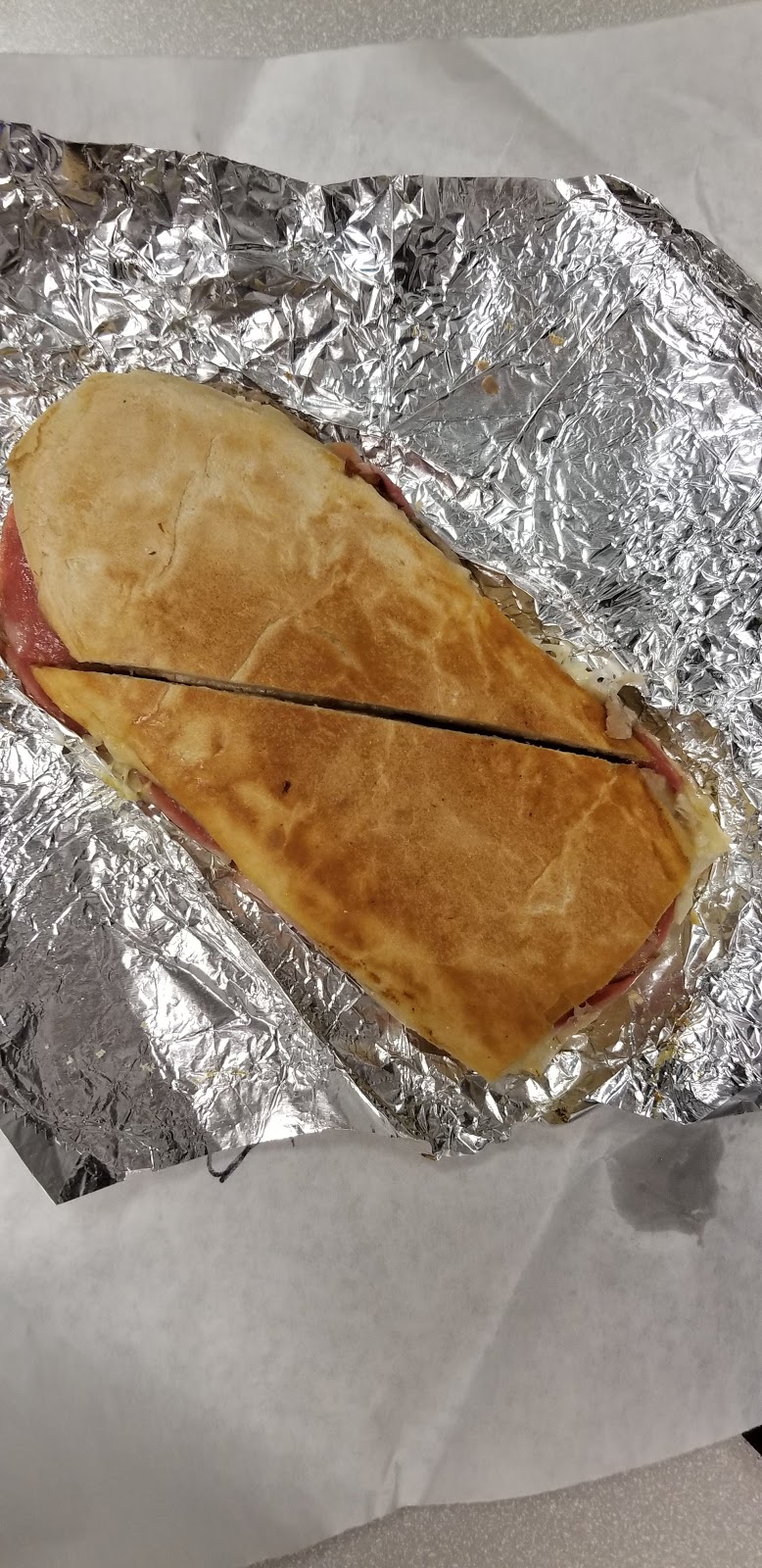 Secret Sandwich Shop | restaurant | 208 W McDaniel St, Springfield, MO 65806, USA | 4176859682 OR +1 417-685-9682
