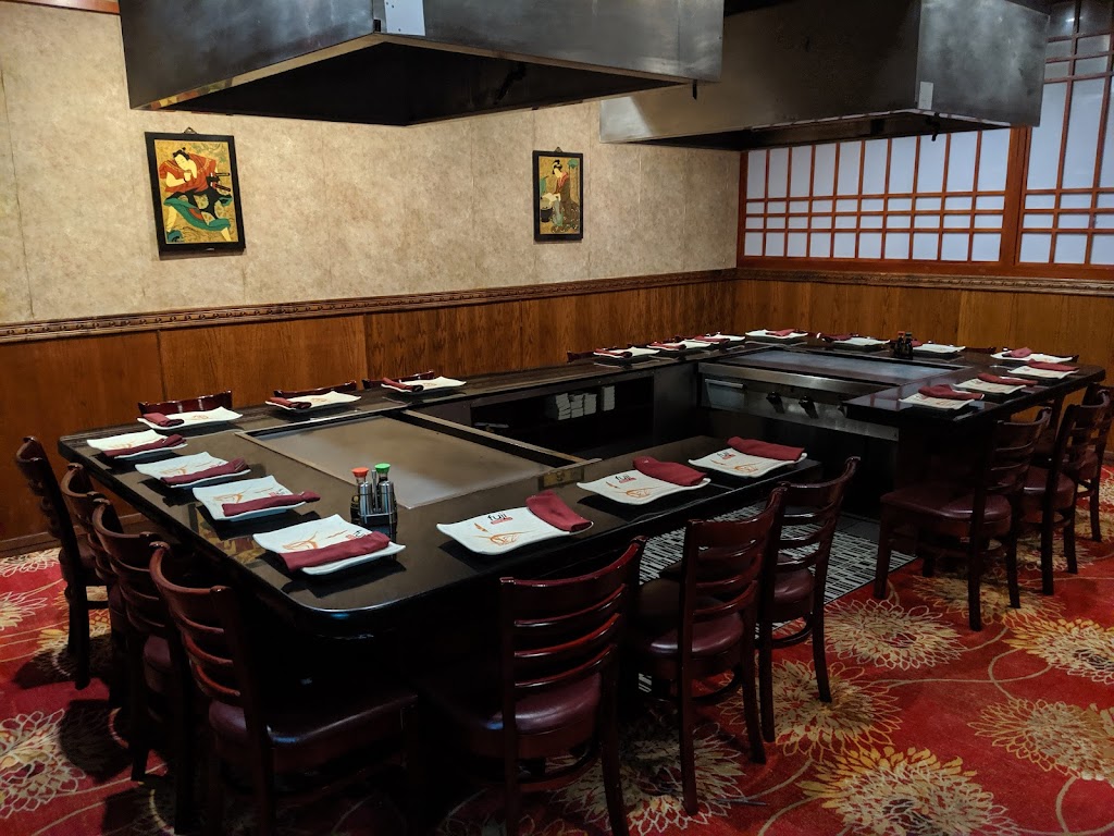Fuji Japanese Steak House | restaurant | 5005 Broadway St, Quincy, IL 62305, USA | 2172313838 OR +1 217-231-3838