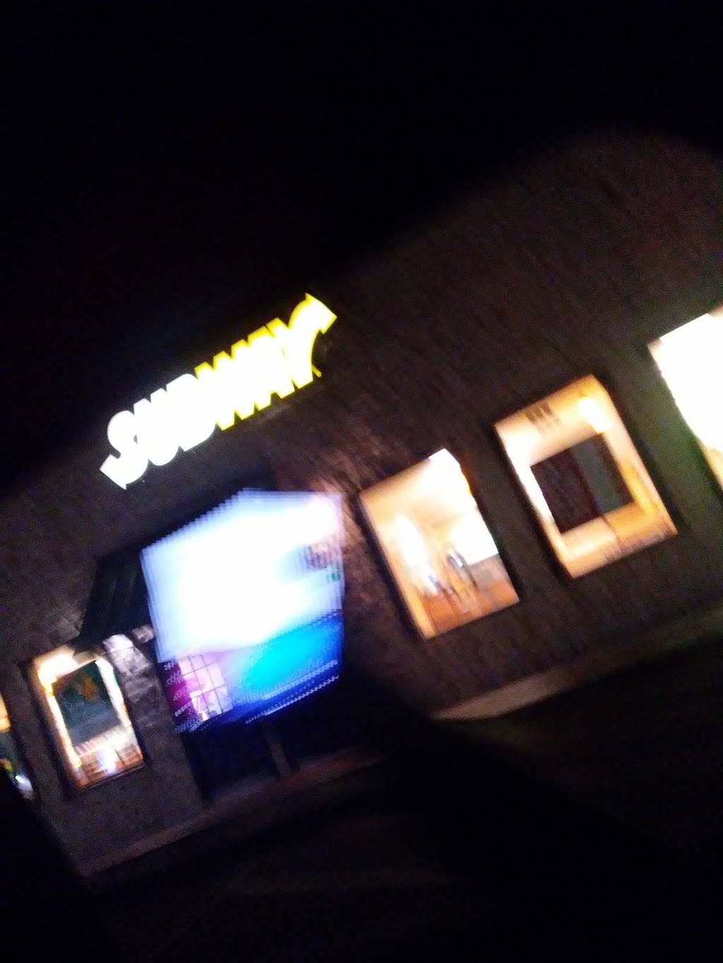 Subway Restaurants | restaurant | 113 W Main St, Gun Barrel City, TX 75156, USA | 9038800025 OR +1 903-880-0025