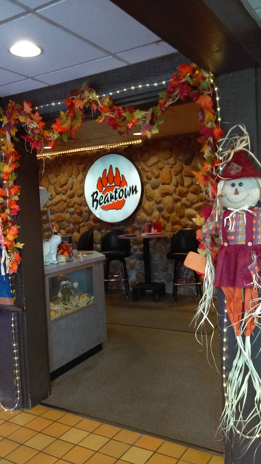Bear Town Bar and Grill | night club | 4875 Hwy 61 N, White Bear Lake, MN 55110, USA | 6514264225 OR +1 651-426-4225