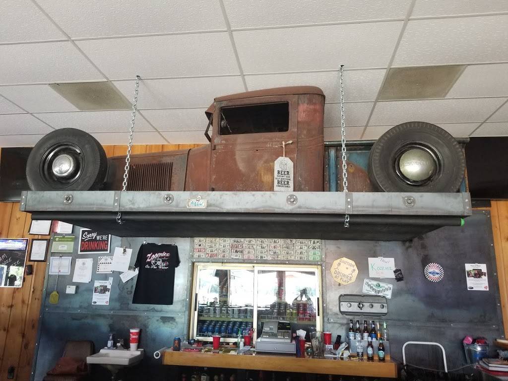 Zoomiez on the Water | restaurant | 110 4th St, Lacon, IL 61540, USA | 3095549073 OR +1 309-554-9073