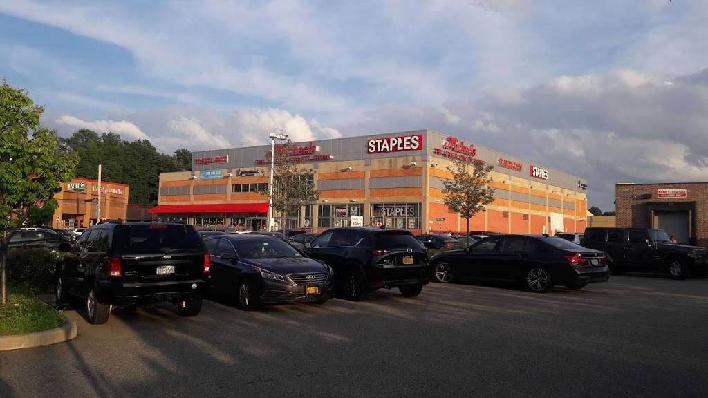 90 - 30 Metropolitan Avenue | shopping mall | 90-30 Metropolitan Ave, Rego Park, NY 11374, USA | 2036355560 OR +1 203-635-5560