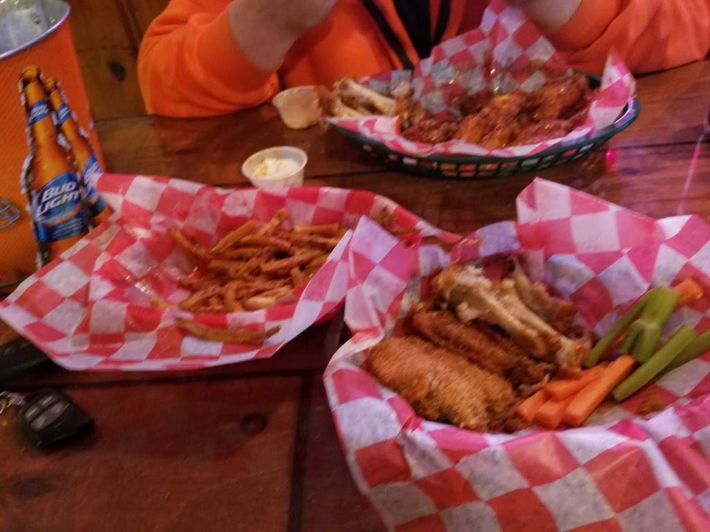 Mustang Restaurant and Bar OH800, Uhrichsville, OH 44683, USA