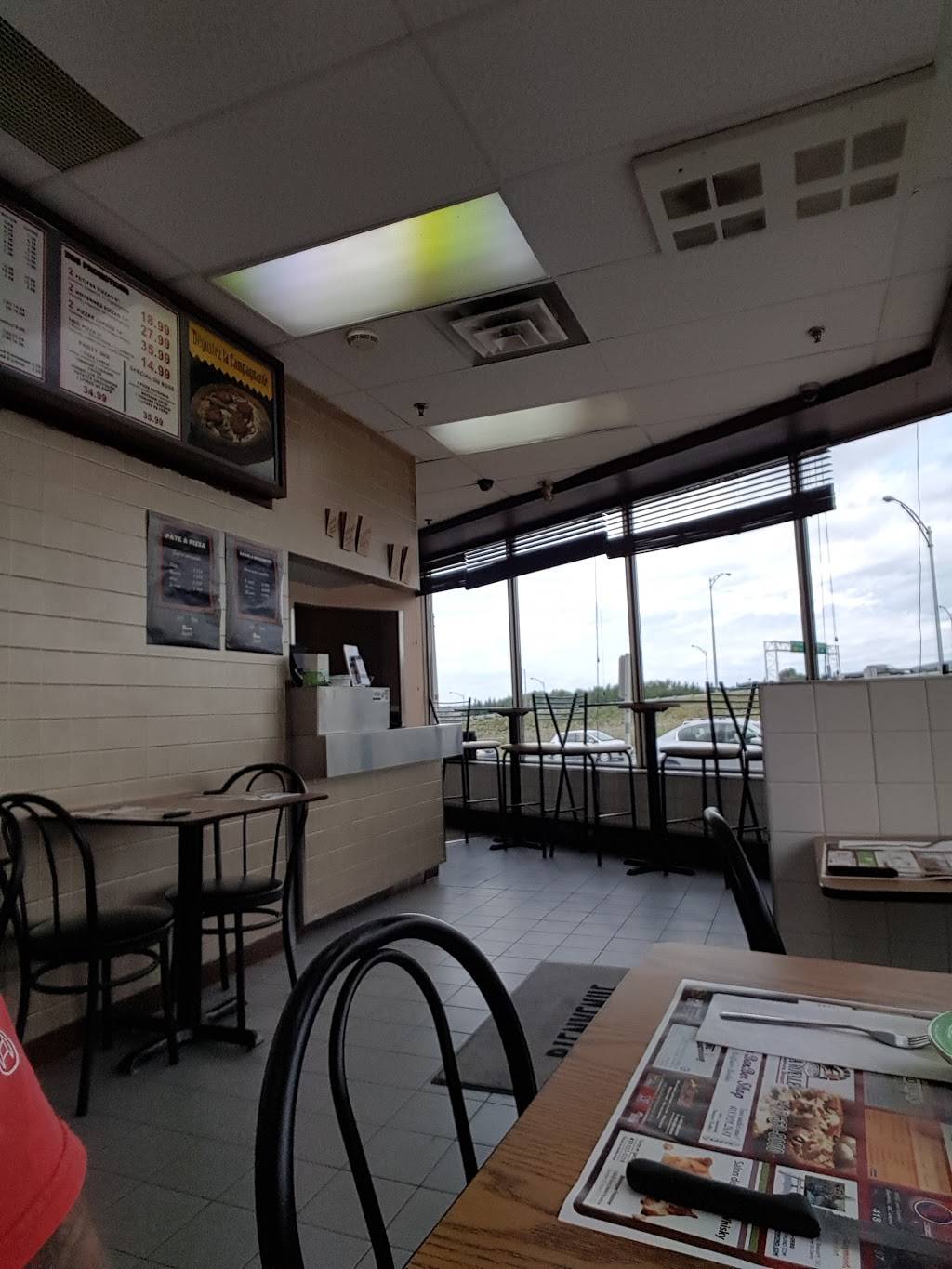 Pizza Royale | meal delivery | 480 Rue Cambronne, Québec, QC G1E 6X1, Canada | 4186608000 OR +1 418-660-8000